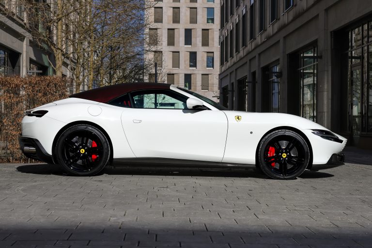 Ferrari roma spider 2025 - Image 5